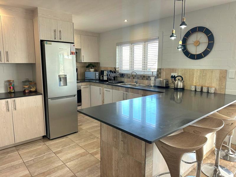 4 Bedroom Property for Sale in Da Gama Bay Western Cape